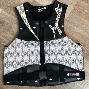 Hyperlite Womens Vest - Size Medium